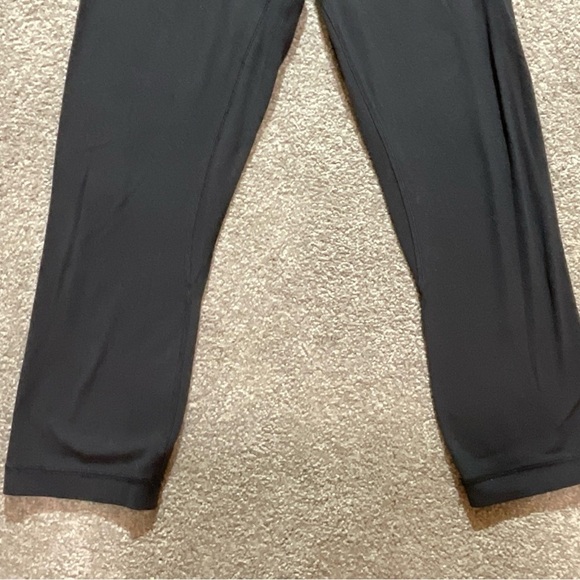 Lululemon Wunder under high rise leggings 21” - Picture 2 of 9